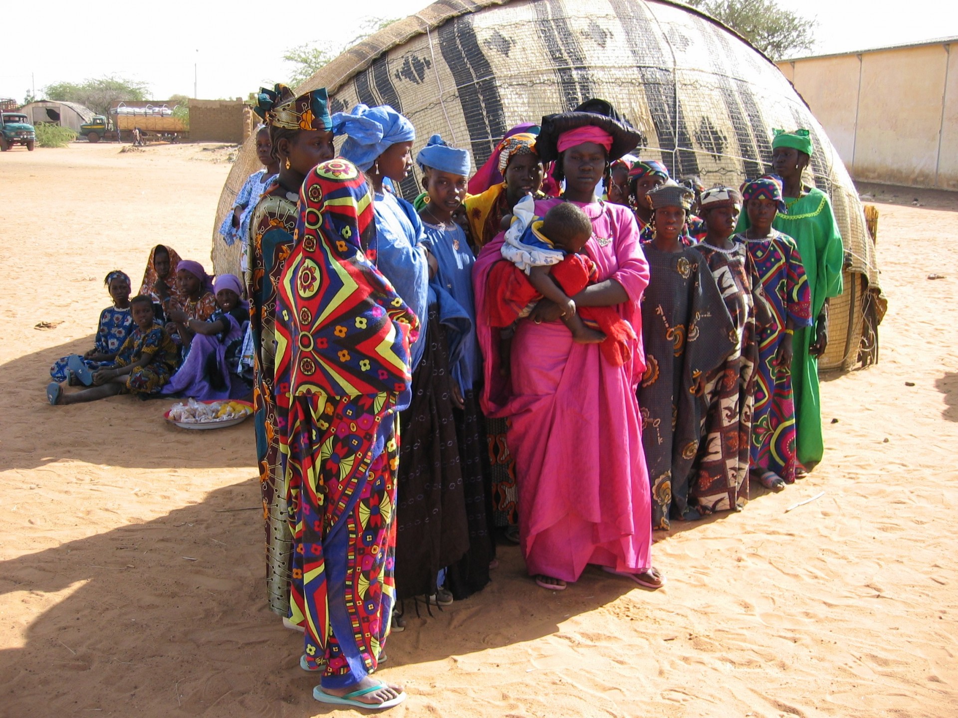 Femme peulh hutte